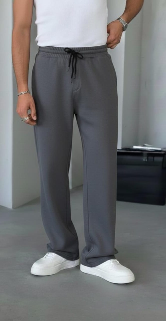 Simple wide leg trouser